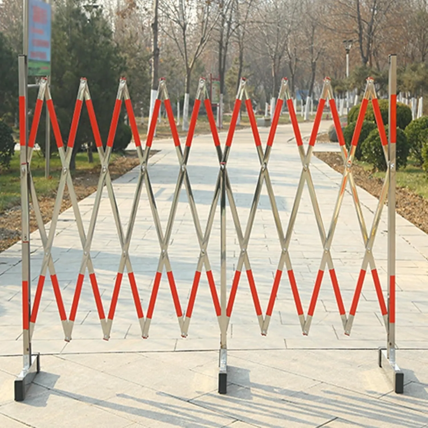 Stainless Steel Mobile Safety Guardrail Door, Retractable Traffic Guardrail, Adjustable Pet Fence Door, Suitable for Garages, Schools and Shopping Malls (Size : L700cm/22.9ft)